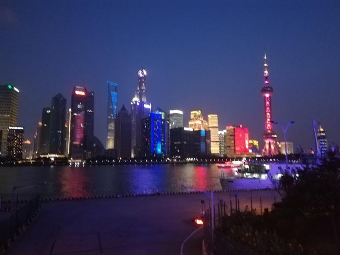 上海晚上哪里好玩_上海夜景必须去的地方